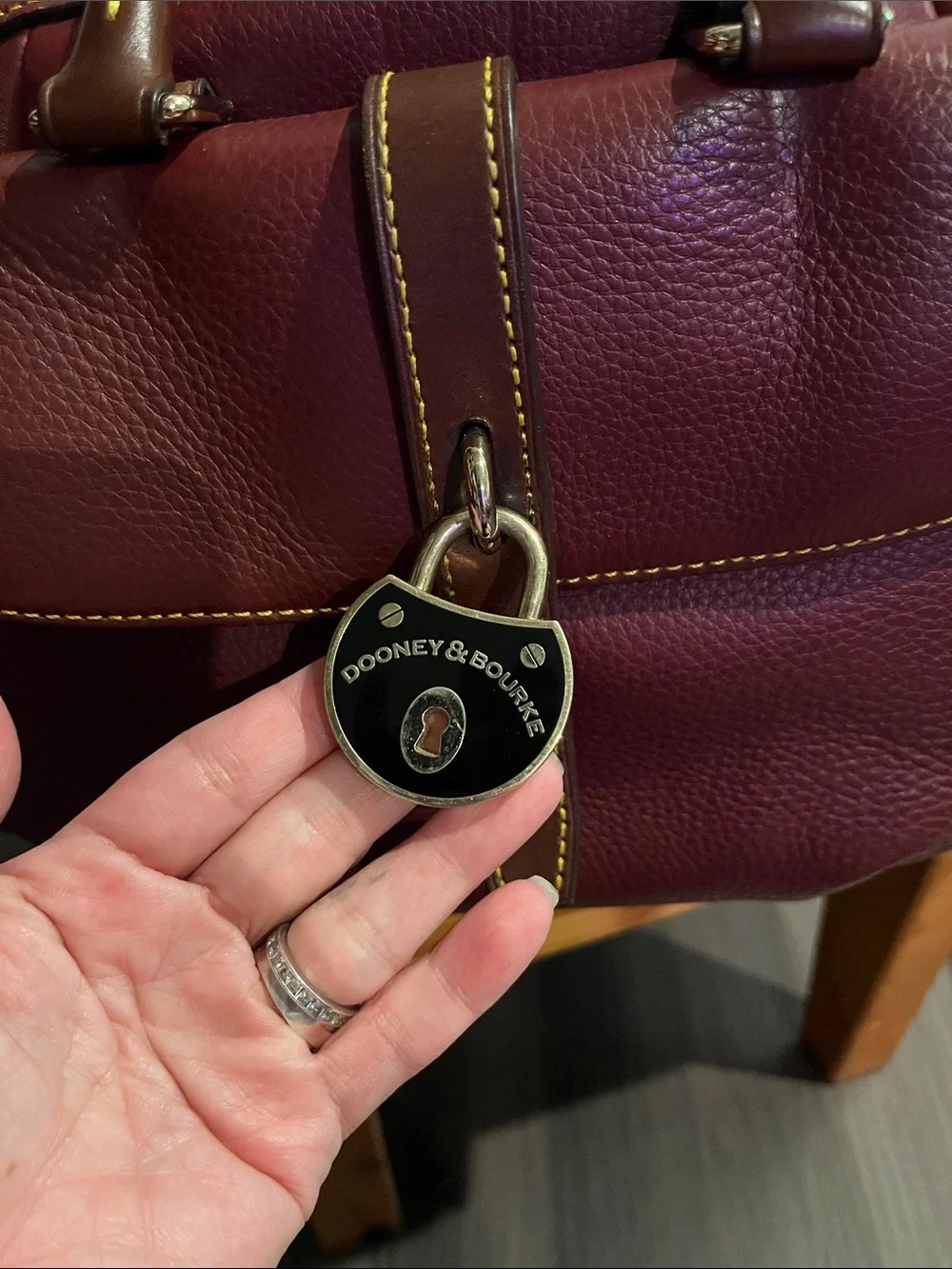 🍓TRADED🍓DOONEY & BOURKE Dark Red Samba Satchel w/ Dooney Lock